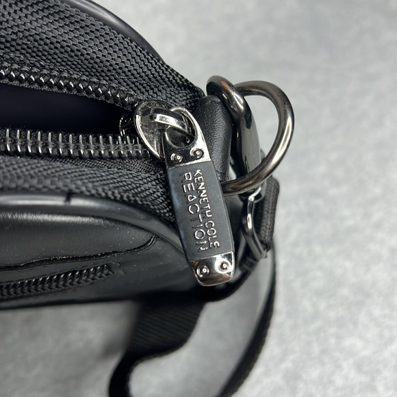 Kenneth Cole Reaction R Tech IPAD Tablet Case 9"H x 12"W x 2"D Black - Picture 6 of 11